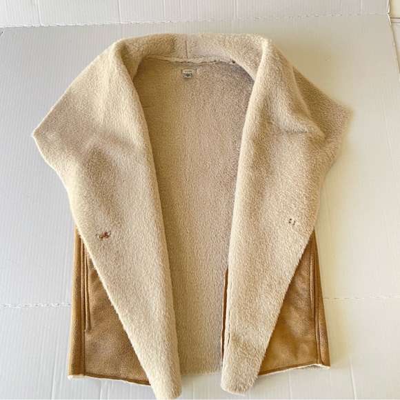 Ecote Urban Outfitters Brown and Cream Faux Shearling Vest - Picture 7 of 12